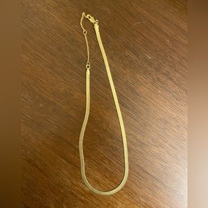 Gold snake chain necklace (NEVER BEEN WORN)